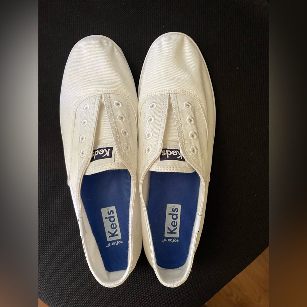 Keds slip-on canvas shoes. No laces needed. Size 7 white